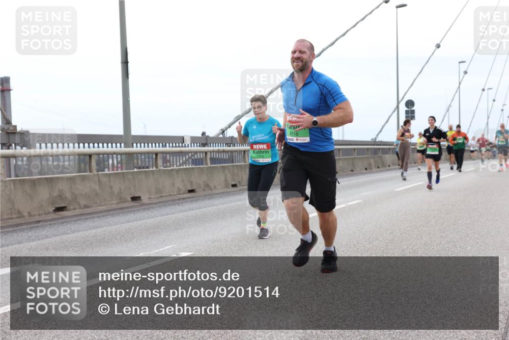 03.10.2025 - Köhlbrandbrückenlauf Lena Gebhardt http://msf.ph/oto/9201514 03.10.2025 15:45:30 Position 2 7319, 8118 meine-sportfotos.de