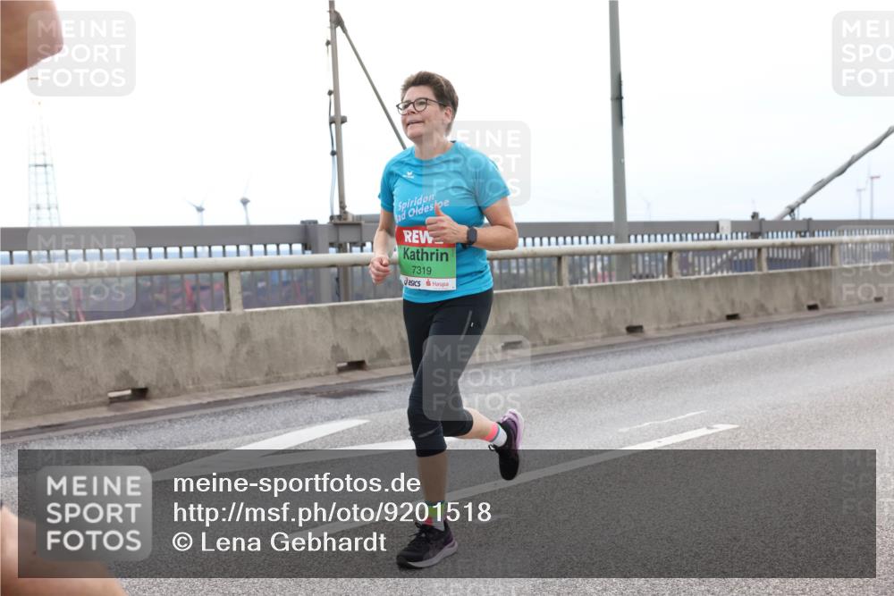 03.10.2025 - Köhlbrandbrückenlauf Lena Gebhardt http://msf.ph/oto/9201518 03.10.2025 15:45:31 Position 2 7319 meine-sportfotos.de