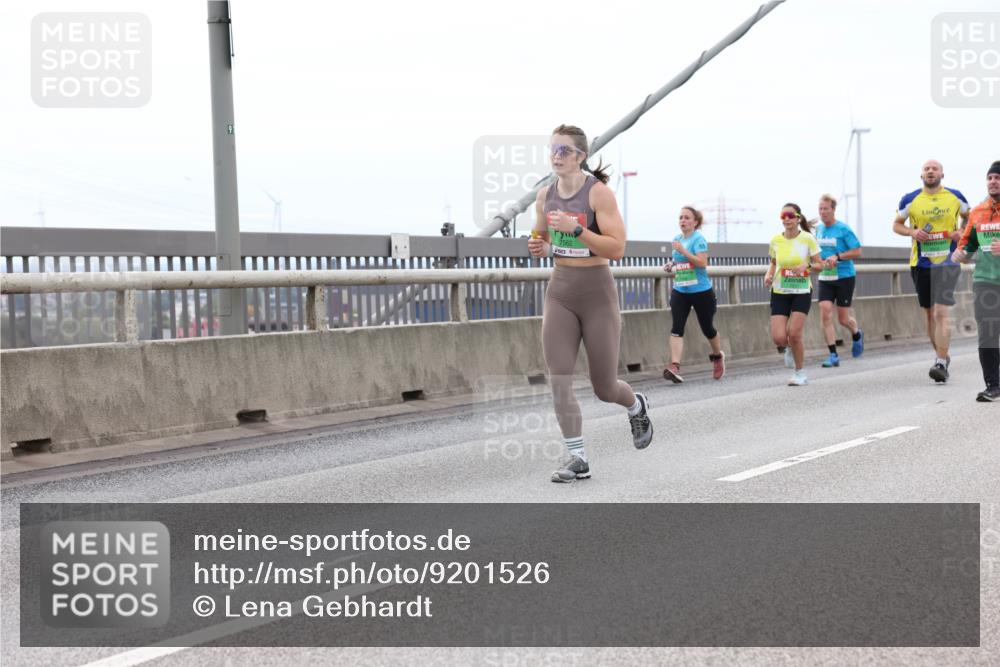 03.10.2025 - Köhlbrandbrückenlauf Lena Gebhardt http://msf.ph/oto/9201526 03.10.2025 15:45:34 Position 2  meine-sportfotos.de