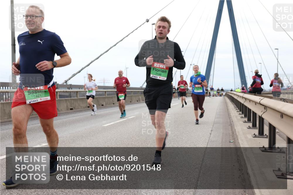 03.10.2025 - Köhlbrandbrückenlauf Lena Gebhardt http://msf.ph/oto/9201548 03.10.2025 15:45:40 Position 2 7421, 7148 meine-sportfotos.de