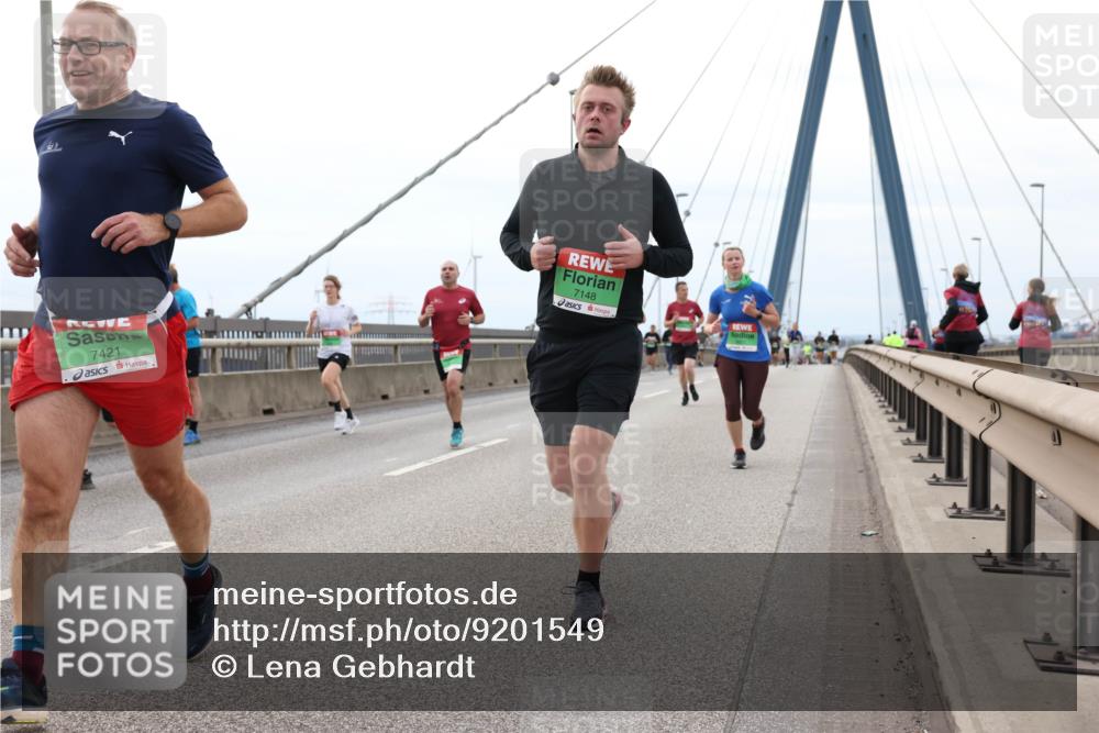 03.10.2025 - Köhlbrandbrückenlauf Lena Gebhardt http://msf.ph/oto/9201549 03.10.2025 15:45:40 Position 2 7421, 7148 meine-sportfotos.de