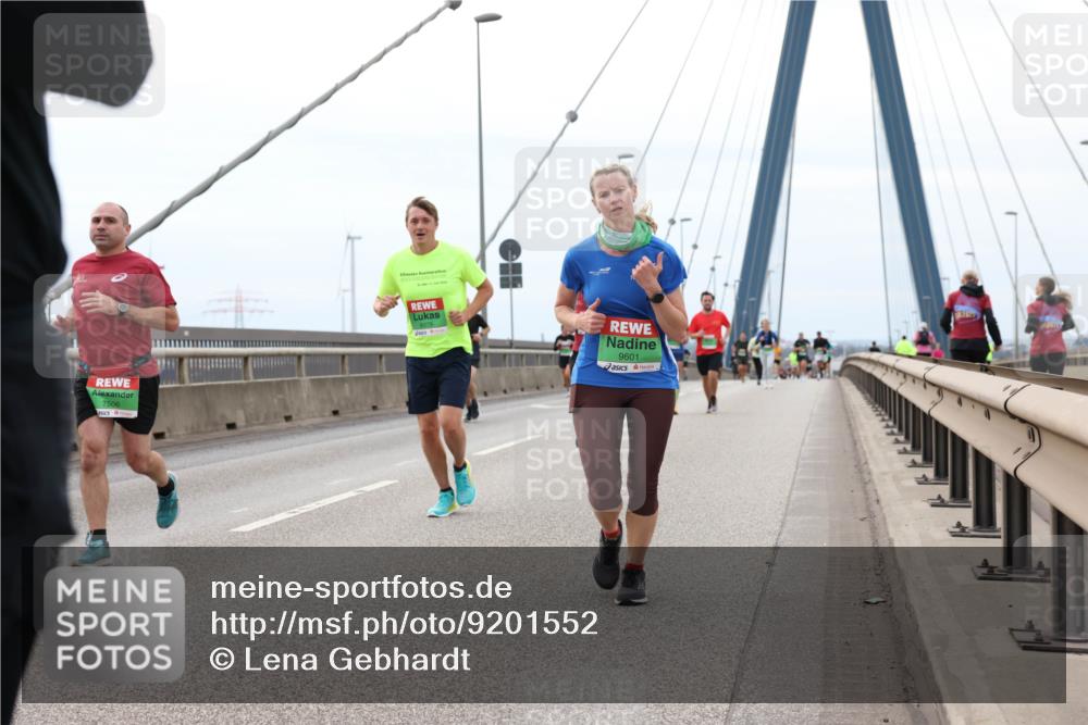 03.10.2025 - Köhlbrandbrückenlauf Lena Gebhardt http://msf.ph/oto/9201552 03.10.2025 15:45:41 Position 2 7506, 9378, 9601 meine-sportfotos.de