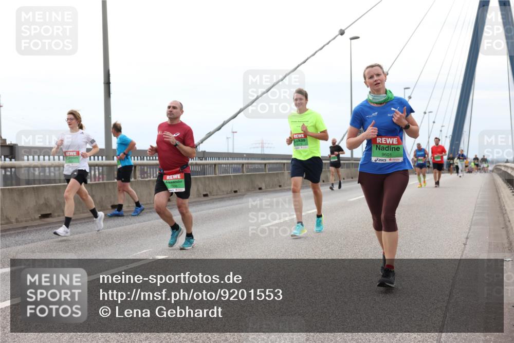 03.10.2025 - Köhlbrandbrückenlauf Lena Gebhardt http://msf.ph/oto/9201553 03.10.2025 15:45:41 Position 2 7506, 9378, 9601 meine-sportfotos.de