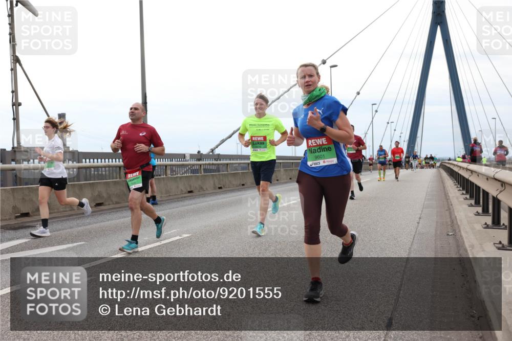 03.10.2025 - Köhlbrandbrückenlauf Lena Gebhardt http://msf.ph/oto/9201555 03.10.2025 15:45:42 Position 2 9378, 9601 meine-sportfotos.de
