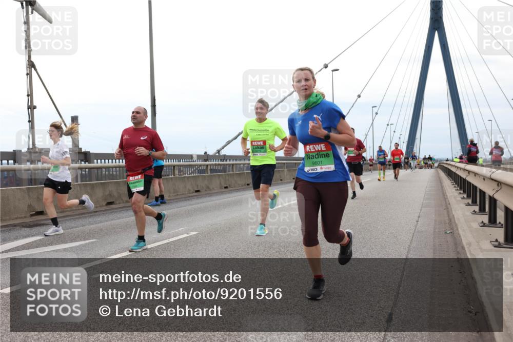03.10.2025 - Köhlbrandbrückenlauf Lena Gebhardt http://msf.ph/oto/9201556 03.10.2025 15:45:42 Position 2 9601 meine-sportfotos.de