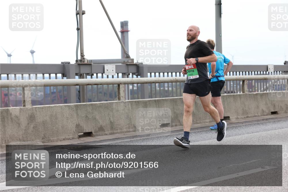 03.10.2025 - Köhlbrandbrückenlauf Lena Gebhardt http://msf.ph/oto/9201566 03.10.2025 15:45:46 Position 2 7995 meine-sportfotos.de