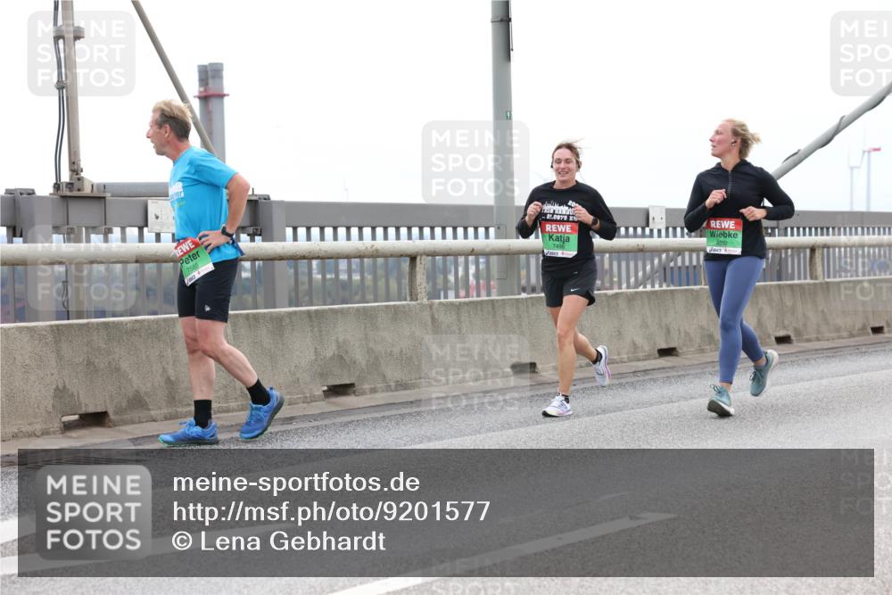 03.10.2025 - Köhlbrandbrückenlauf Lena Gebhardt http://msf.ph/oto/9201577 03.10.2025 15:45:50 Position 2 7585, 91, 25, 0975, 7498, 8882 meine-sportfotos.de