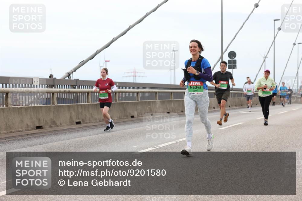 03.10.2025 - Köhlbrandbrückenlauf Lena Gebhardt http://msf.ph/oto/9201580 03.10.2025 15:45:52 Position 2 9597 meine-sportfotos.de