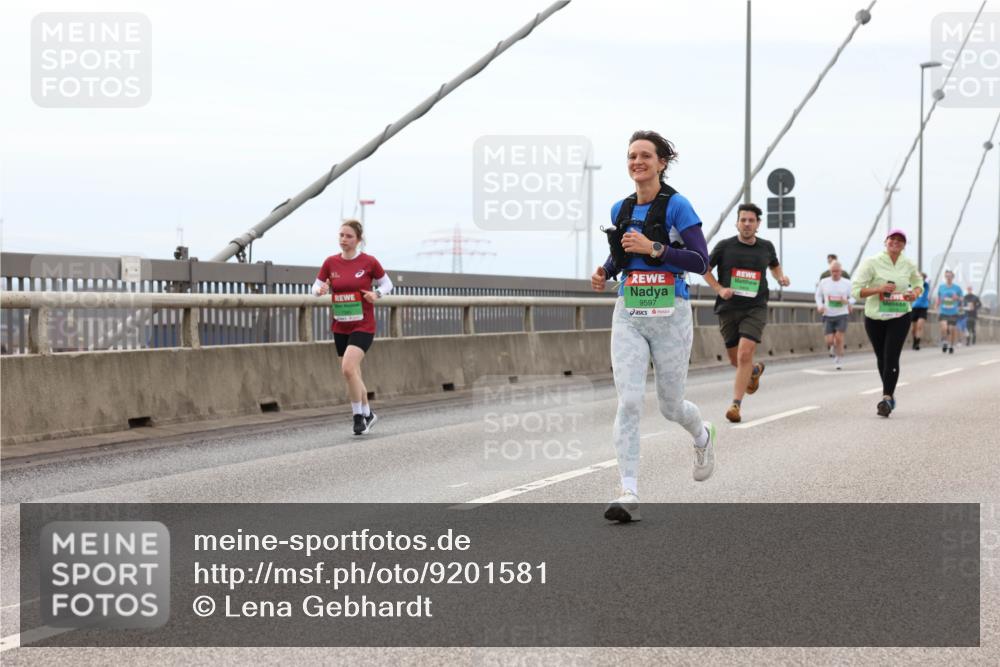 03.10.2025 - Köhlbrandbrückenlauf Lena Gebhardt http://msf.ph/oto/9201581 03.10.2025 15:45:52 Position 2 9597 meine-sportfotos.de