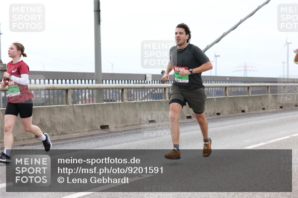 03.10.2025 - Köhlbrandbrückenlauf Lena Gebhardt http://msf.ph/oto/9201591 03.10.2025 15:45:55 Position 2 7385, 9468 meine-sportfotos.de