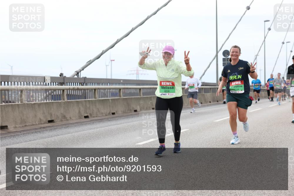 03.10.2025 - Köhlbrandbrückenlauf Lena Gebhardt http://msf.ph/oto/9201593 03.10.2025 15:45:55 Position 2 9218, 7708 meine-sportfotos.de