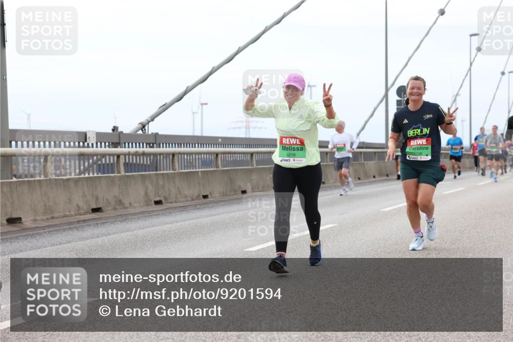 03.10.2025 - Köhlbrandbrückenlauf Lena Gebhardt http://msf.ph/oto/9201594 03.10.2025 15:45:55 Position 2 91, 9218, 7708 meine-sportfotos.de