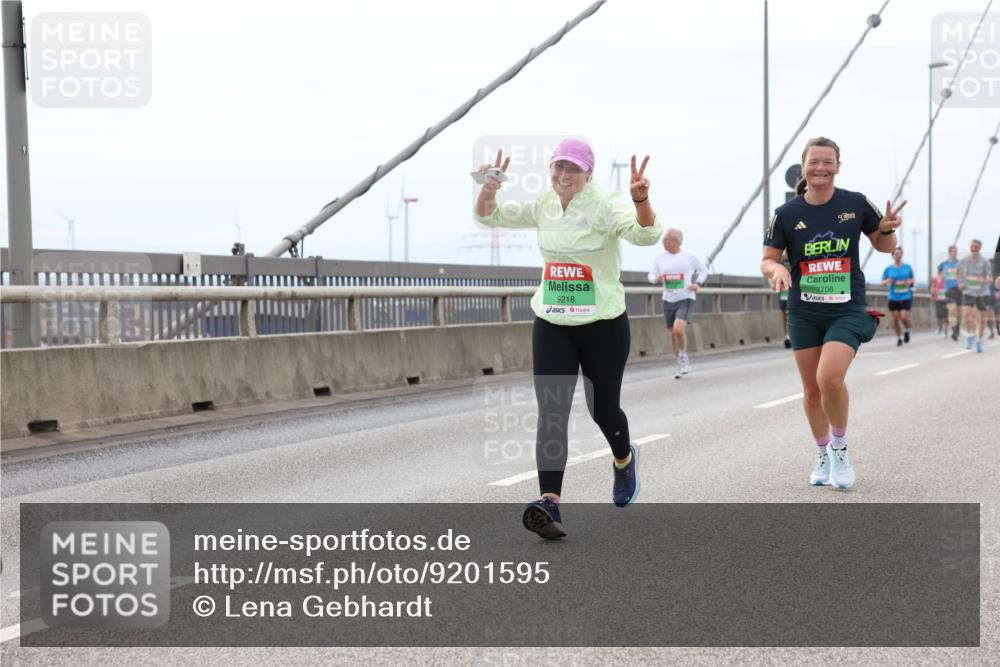 03.10.2025 - Köhlbrandbrückenlauf Lena Gebhardt http://msf.ph/oto/9201595 03.10.2025 15:45:55 Position 2 9218, 7708 meine-sportfotos.de