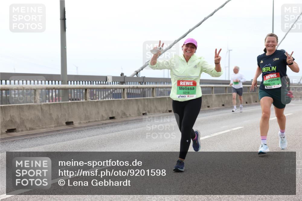 03.10.2025 - Köhlbrandbrückenlauf Lena Gebhardt http://msf.ph/oto/9201598 03.10.2025 15:45:56 Position 2 5, 9218, 7708 meine-sportfotos.de