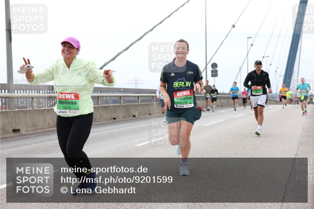 03.10.2025 - Köhlbrandbrückenlauf Lena Gebhardt http://msf.ph/oto/9201599 03.10.2025 15:45:56 Position 2 9218, 7708 meine-sportfotos.de