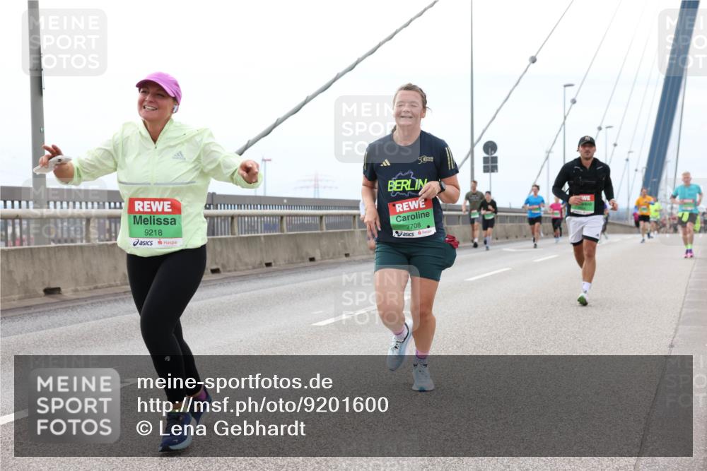 03.10.2025 - Köhlbrandbrückenlauf Lena Gebhardt http://msf.ph/oto/9201600 03.10.2025 15:45:56 Position 2 9218, 7708 meine-sportfotos.de