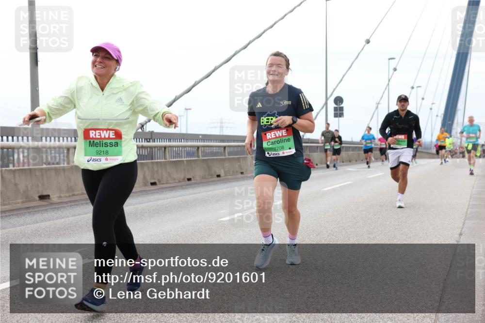 03.10.2025 - Köhlbrandbrückenlauf Lena Gebhardt http://msf.ph/oto/9201601 03.10.2025 15:45:56 Position 2 9218, 7708 meine-sportfotos.de