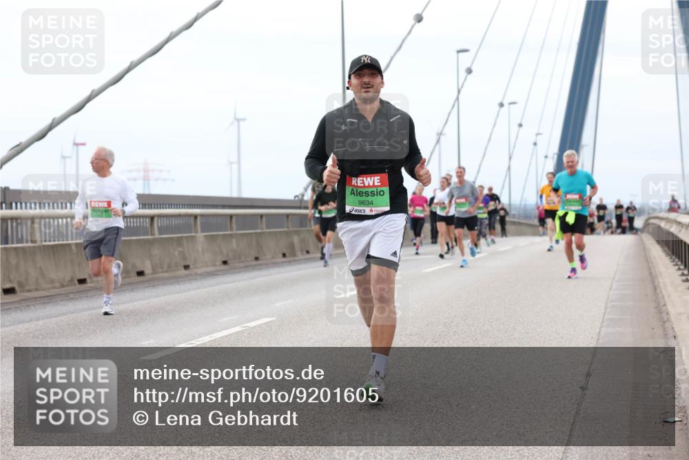 03.10.2025 - Köhlbrandbrückenlauf Lena Gebhardt http://msf.ph/oto/9201605 03.10.2025 15:45:58 Position 2 9634 meine-sportfotos.de