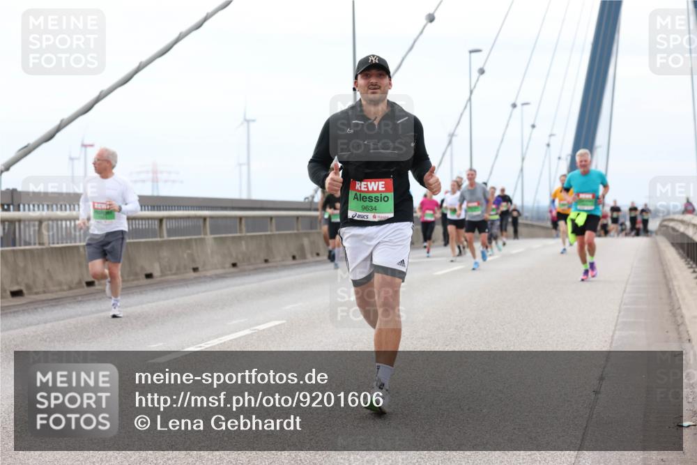 03.10.2025 - Köhlbrandbrückenlauf Lena Gebhardt http://msf.ph/oto/9201606 03.10.2025 15:45:58 Position 2 9634 meine-sportfotos.de