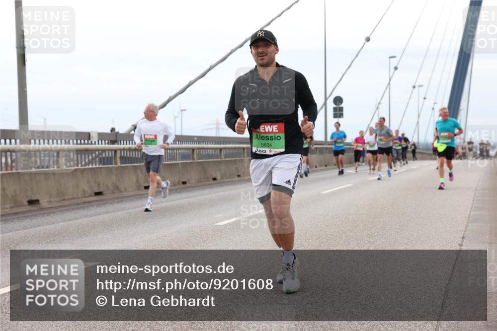 03.10.2025 - Köhlbrandbrückenlauf Lena Gebhardt http://msf.ph/oto/9201608 03.10.2025 15:45:58 Position 2 9634 meine-sportfotos.de