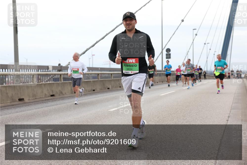 03.10.2025 - Köhlbrandbrückenlauf Lena Gebhardt http://msf.ph/oto/9201609 03.10.2025 15:45:58 Position 2 9634 meine-sportfotos.de