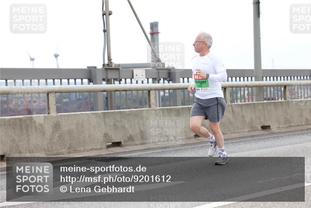 03.10.2025 - Köhlbrandbrückenlauf Lena Gebhardt http://msf.ph/oto/9201612 03.10.2025 15:46:00 Position 2 7384, 91 meine-sportfotos.de