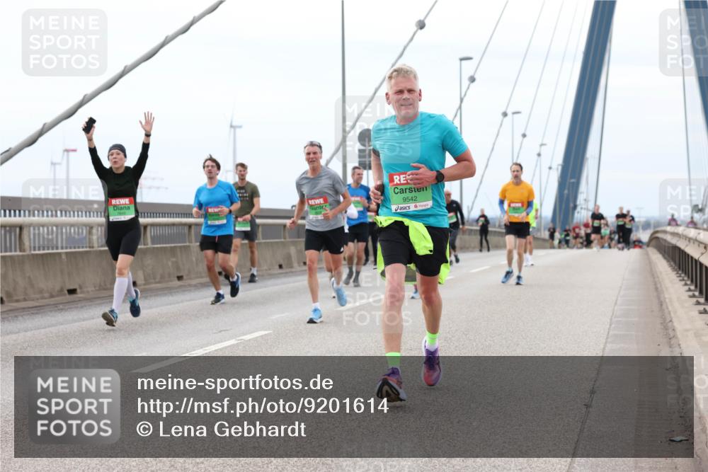 03.10.2025 - Köhlbrandbrückenlauf Lena Gebhardt http://msf.ph/oto/9201614 03.10.2025 15:46:01 Position 2 9542 meine-sportfotos.de