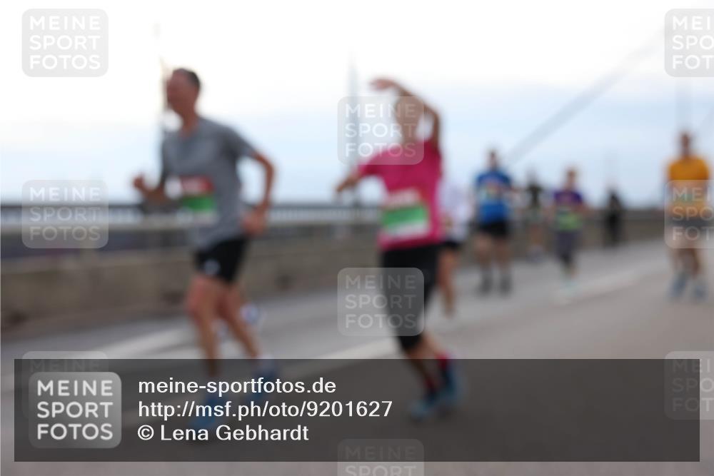 03.10.2025 - Köhlbrandbrückenlauf Lena Gebhardt http://msf.ph/oto/9201627 03.10.2025 15:46:05 Position 2  meine-sportfotos.de