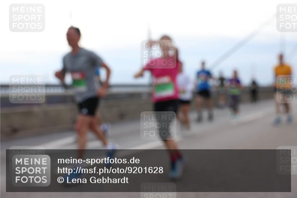 03.10.2025 - Köhlbrandbrückenlauf Lena Gebhardt http://msf.ph/oto/9201628 03.10.2025 15:46:05 Position 2  meine-sportfotos.de