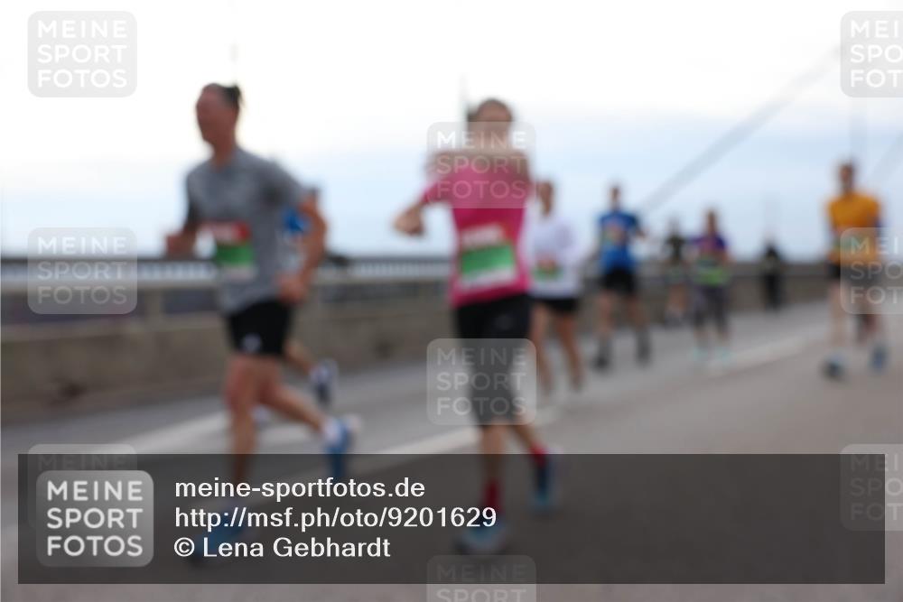 03.10.2025 - Köhlbrandbrückenlauf Lena Gebhardt http://msf.ph/oto/9201629 03.10.2025 15:46:05 Position 2  meine-sportfotos.de