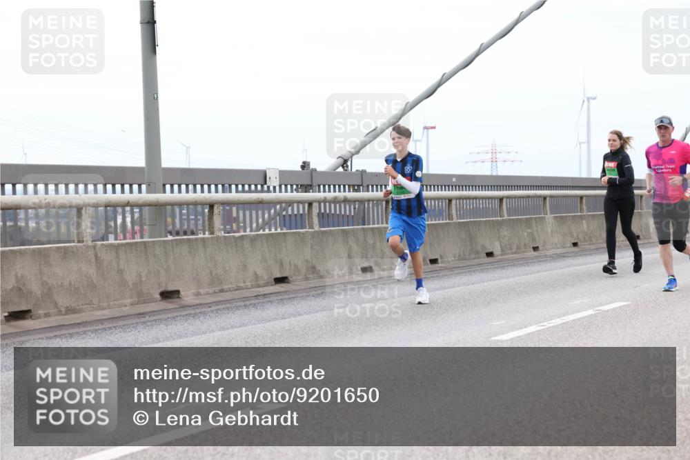 03.10.2025 - Köhlbrandbrückenlauf Lena Gebhardt http://msf.ph/oto/9201650 03.10.2025 15:46:14 Position 2 91 meine-sportfotos.de
