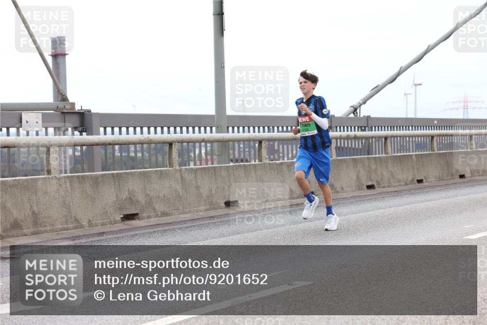 03.10.2025 - Köhlbrandbrückenlauf Lena Gebhardt http://msf.ph/oto/9201652 03.10.2025 15:46:15 Position 2 91, 8153 meine-sportfotos.de