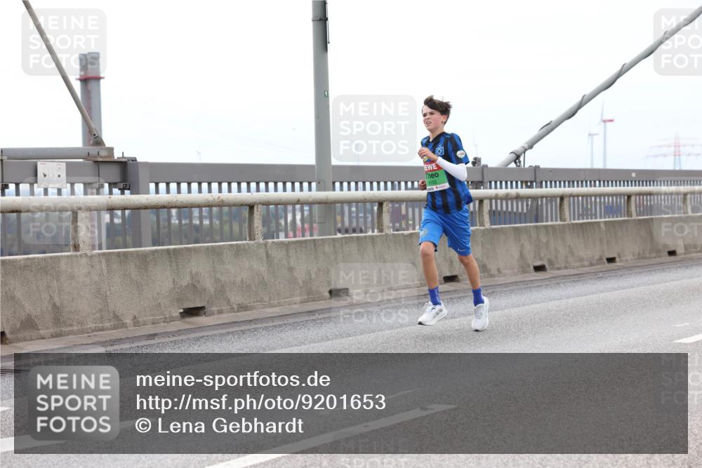 03.10.2025 - Köhlbrandbrückenlauf Lena Gebhardt http://msf.ph/oto/9201653 03.10.2025 15:46:15 Position 2 8153 meine-sportfotos.de