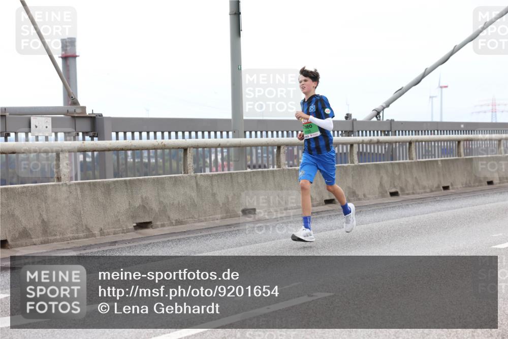 03.10.2025 - Köhlbrandbrückenlauf Lena Gebhardt http://msf.ph/oto/9201654 03.10.2025 15:46:15 Position 2 91, 8153 meine-sportfotos.de
