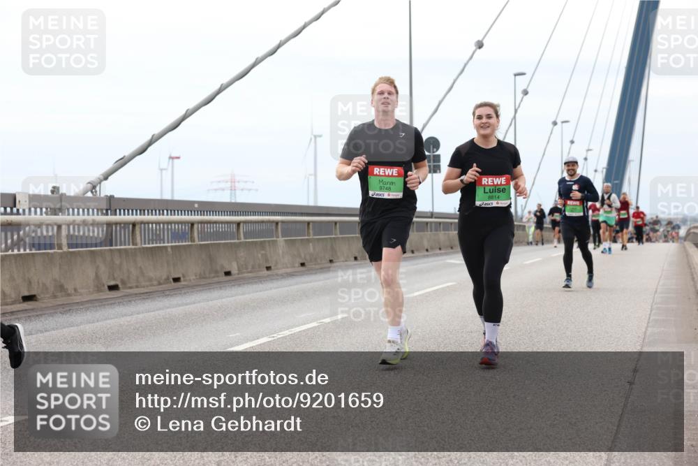 03.10.2025 - Köhlbrandbrückenlauf Lena Gebhardt http://msf.ph/oto/9201659 03.10.2025 15:46:17 Position 2 9748, 8814 meine-sportfotos.de