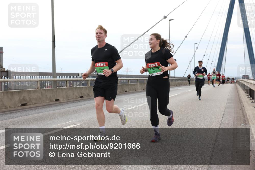 03.10.2025 - Köhlbrandbrückenlauf Lena Gebhardt http://msf.ph/oto/9201666 03.10.2025 15:46:18 Position 2 974, 8814 meine-sportfotos.de
