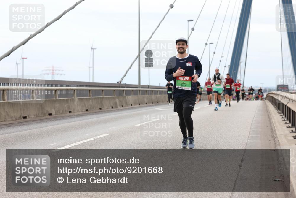03.10.2025 - Köhlbrandbrückenlauf Lena Gebhardt http://msf.ph/oto/9201668 03.10.2025 15:46:20 Position 2 9671 meine-sportfotos.de
