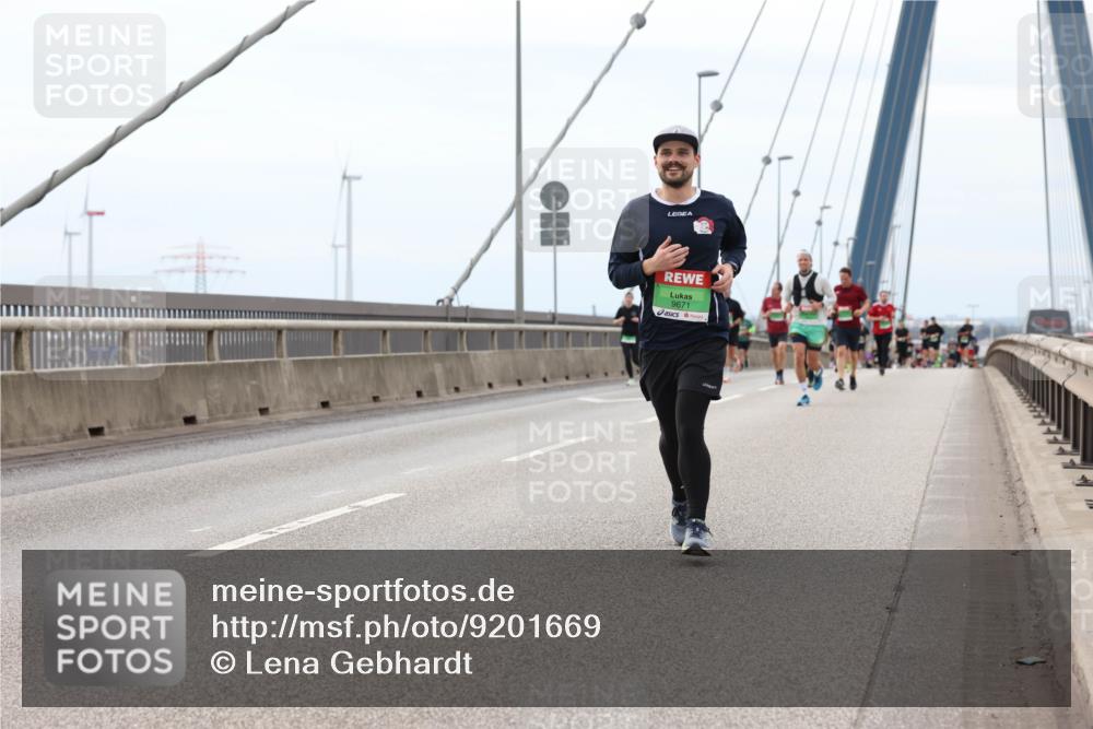 03.10.2025 - Köhlbrandbrückenlauf Lena Gebhardt http://msf.ph/oto/9201669 03.10.2025 15:46:20 Position 2 9671 meine-sportfotos.de