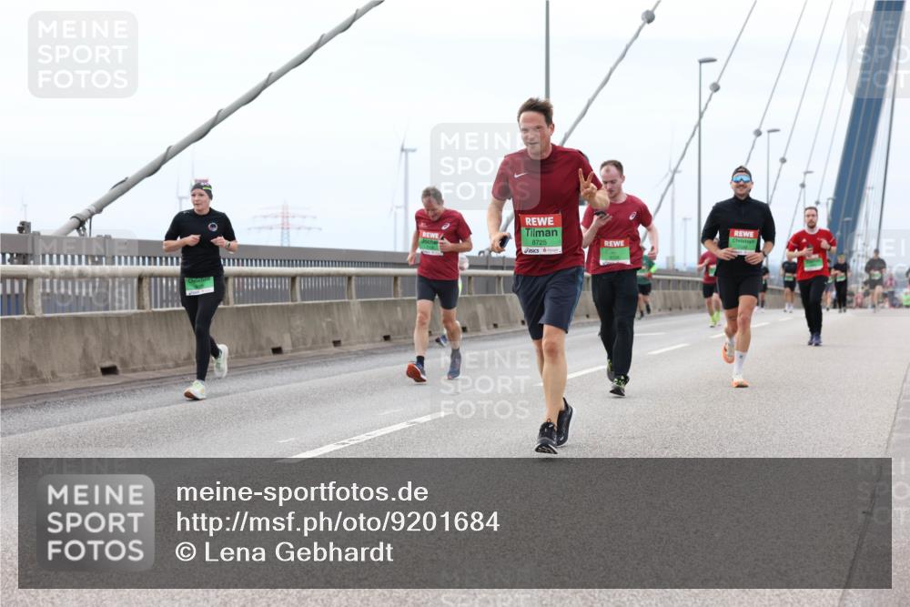 03.10.2025 - Köhlbrandbrückenlauf Lena Gebhardt http://msf.ph/oto/9201684 03.10.2025 15:46:27 Position 2 8725 meine-sportfotos.de