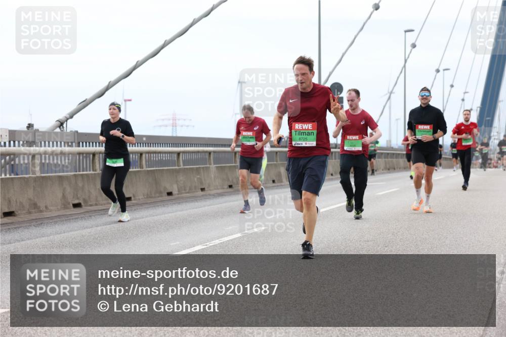 03.10.2025 - Köhlbrandbrückenlauf Lena Gebhardt http://msf.ph/oto/9201687 03.10.2025 15:46:27 Position 2 8725 meine-sportfotos.de