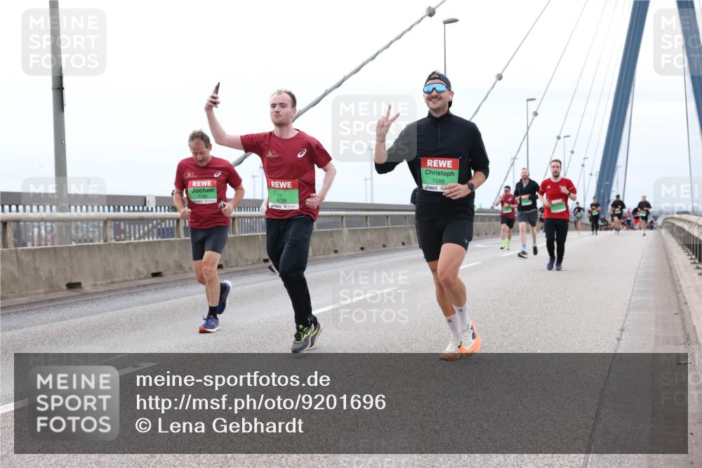 03.10.2025 - Köhlbrandbrückenlauf Lena Gebhardt http://msf.ph/oto/9201696 03.10.2025 15:46:30 Position 2 7139, 9726, 7588 meine-sportfotos.de