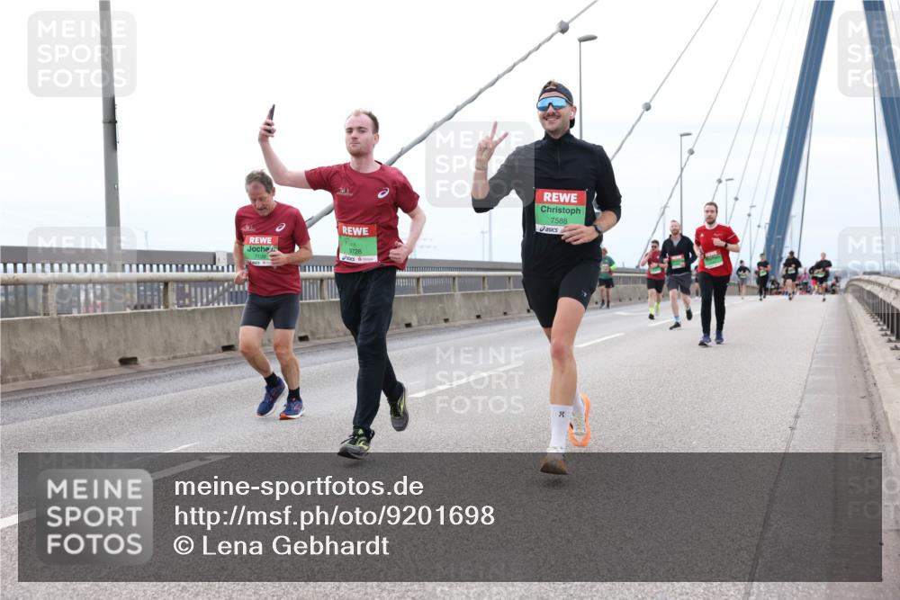03.10.2025 - Köhlbrandbrückenlauf Lena Gebhardt http://msf.ph/oto/9201698 03.10.2025 15:46:30 Position 2 9726, 7139, 7588 meine-sportfotos.de