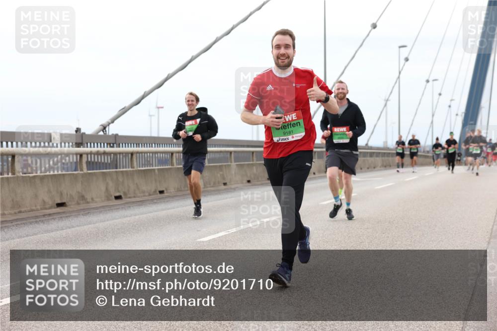 03.10.2025 - Köhlbrandbrückenlauf Lena Gebhardt http://msf.ph/oto/9201710 03.10.2025 15:46:32 Position 2 9181 meine-sportfotos.de