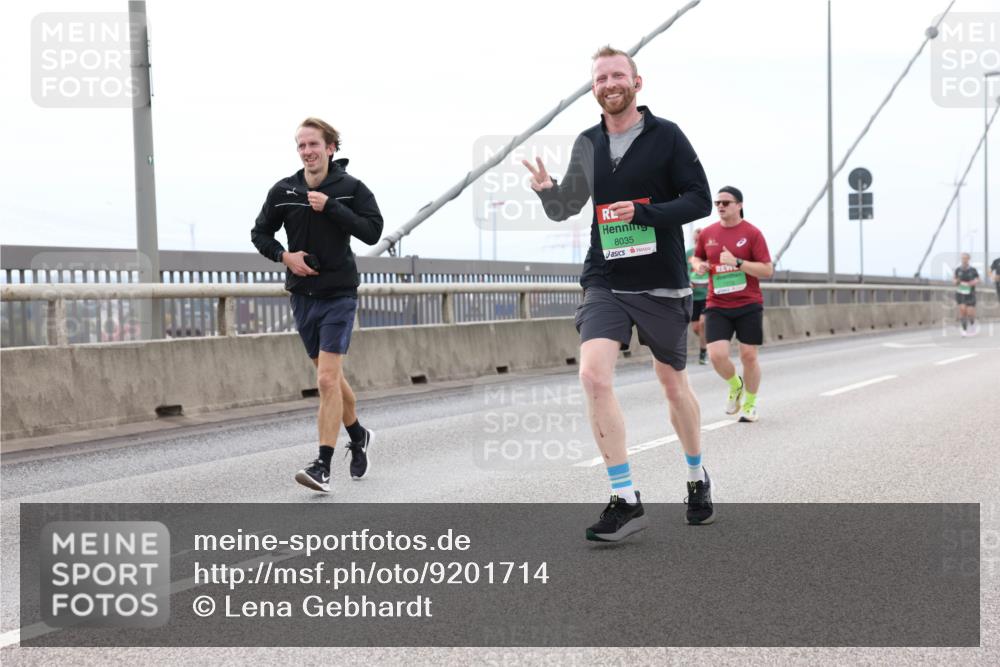 03.10.2025 - Köhlbrandbrückenlauf Lena Gebhardt http://msf.ph/oto/9201714 03.10.2025 15:46:34 Position 2 8035 meine-sportfotos.de