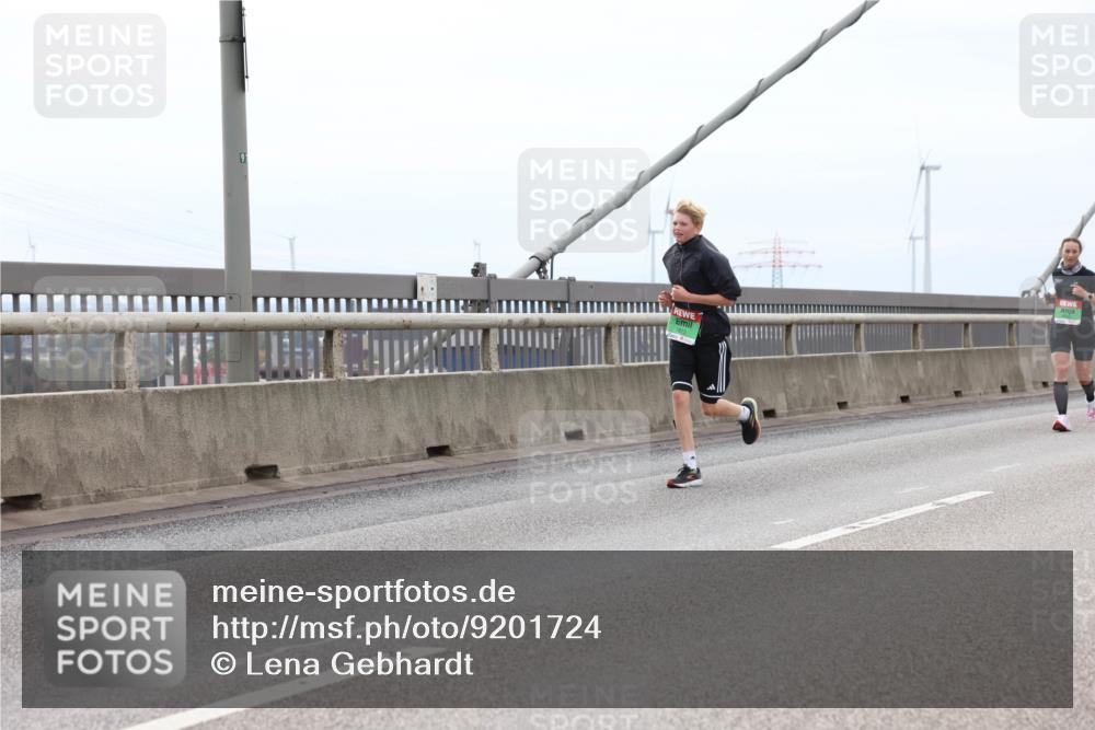 03.10.2025 - Köhlbrandbrückenlauf Lena Gebhardt http://msf.ph/oto/9201724 03.10.2025 15:46:39 Position 2 91 meine-sportfotos.de