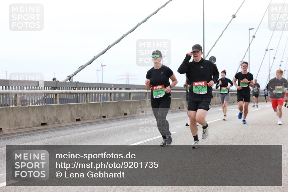03.10.2025 - Köhlbrandbrückenlauf Lena Gebhardt http://msf.ph/oto/9201735 03.10.2025 15:46:41 Position 2 7583, 7452 meine-sportfotos.de