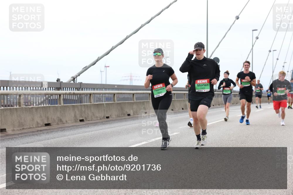 03.10.2025 - Köhlbrandbrückenlauf Lena Gebhardt http://msf.ph/oto/9201736 03.10.2025 15:46:41 Position 2 7583, 7452 meine-sportfotos.de
