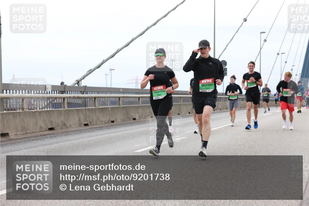 03.10.2025 - Köhlbrandbrückenlauf Lena Gebhardt http://msf.ph/oto/9201738 03.10.2025 15:46:41 Position 2 7583, 7452 meine-sportfotos.de