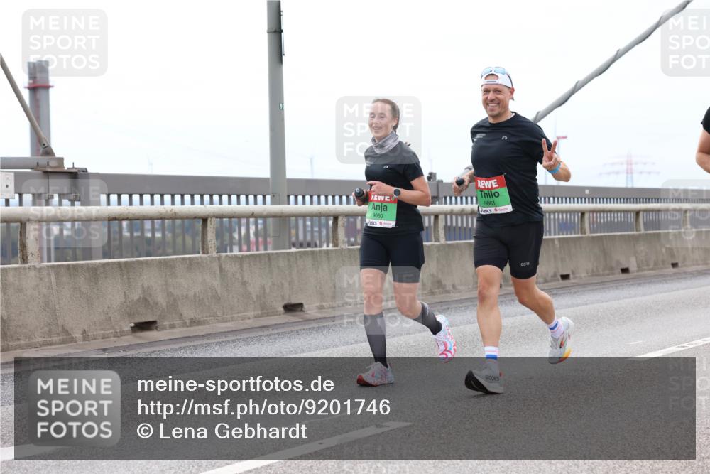 03.10.2025 - Köhlbrandbrückenlauf Lena Gebhardt http://msf.ph/oto/9201746 03.10.2025 15:46:43 Position 2 9060, 9061 meine-sportfotos.de
