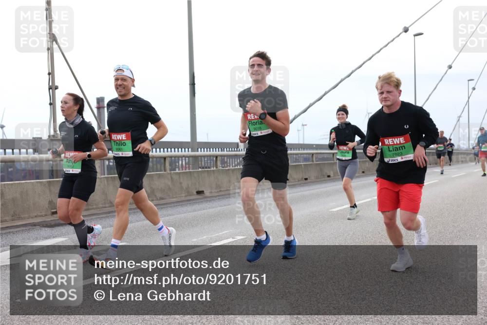 03.10.2025 - Köhlbrandbrückenlauf Lena Gebhardt http://msf.ph/oto/9201751 03.10.2025 15:46:44 Position 2 9060, 9061, 9018, 7834, 7623 meine-sportfotos.de